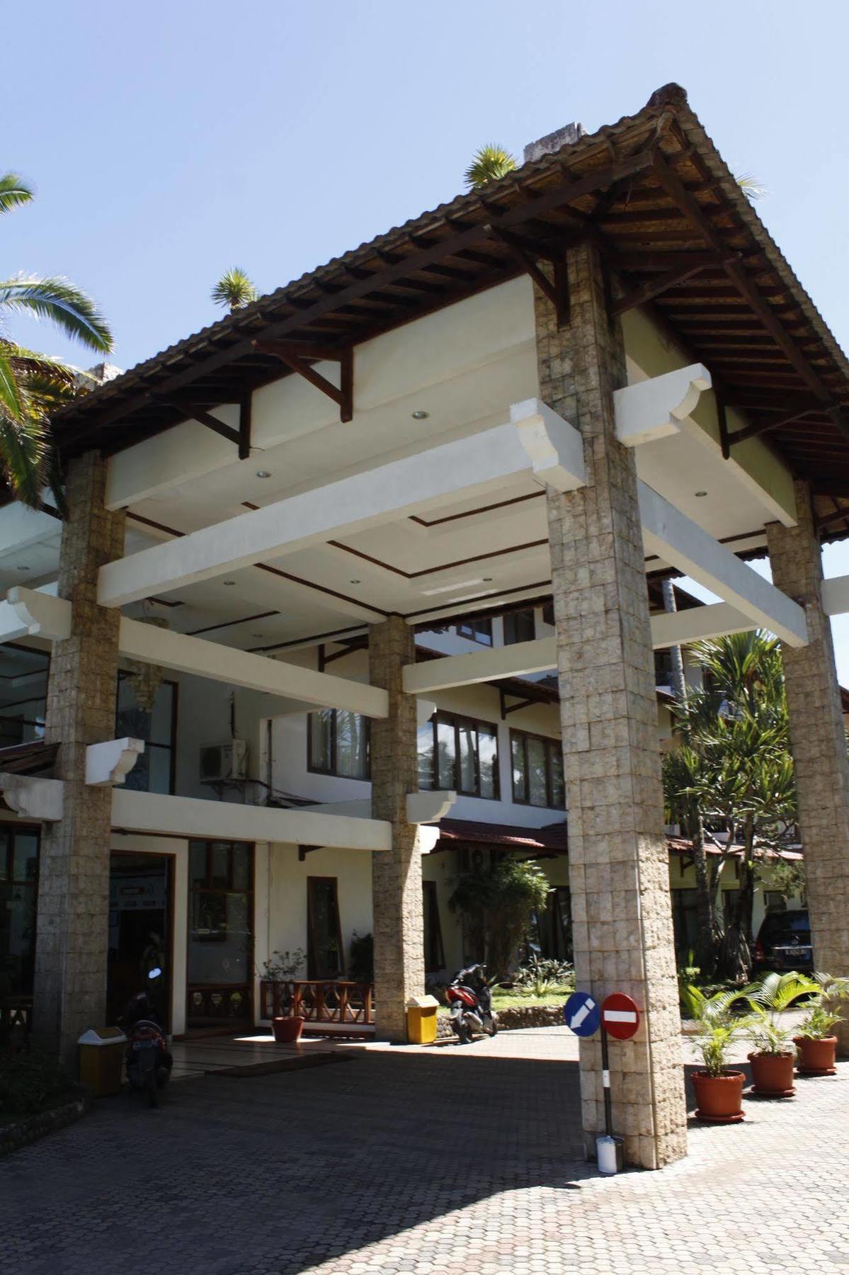 Surya Pesona Beach Hotel Pangandaran Exterior photo