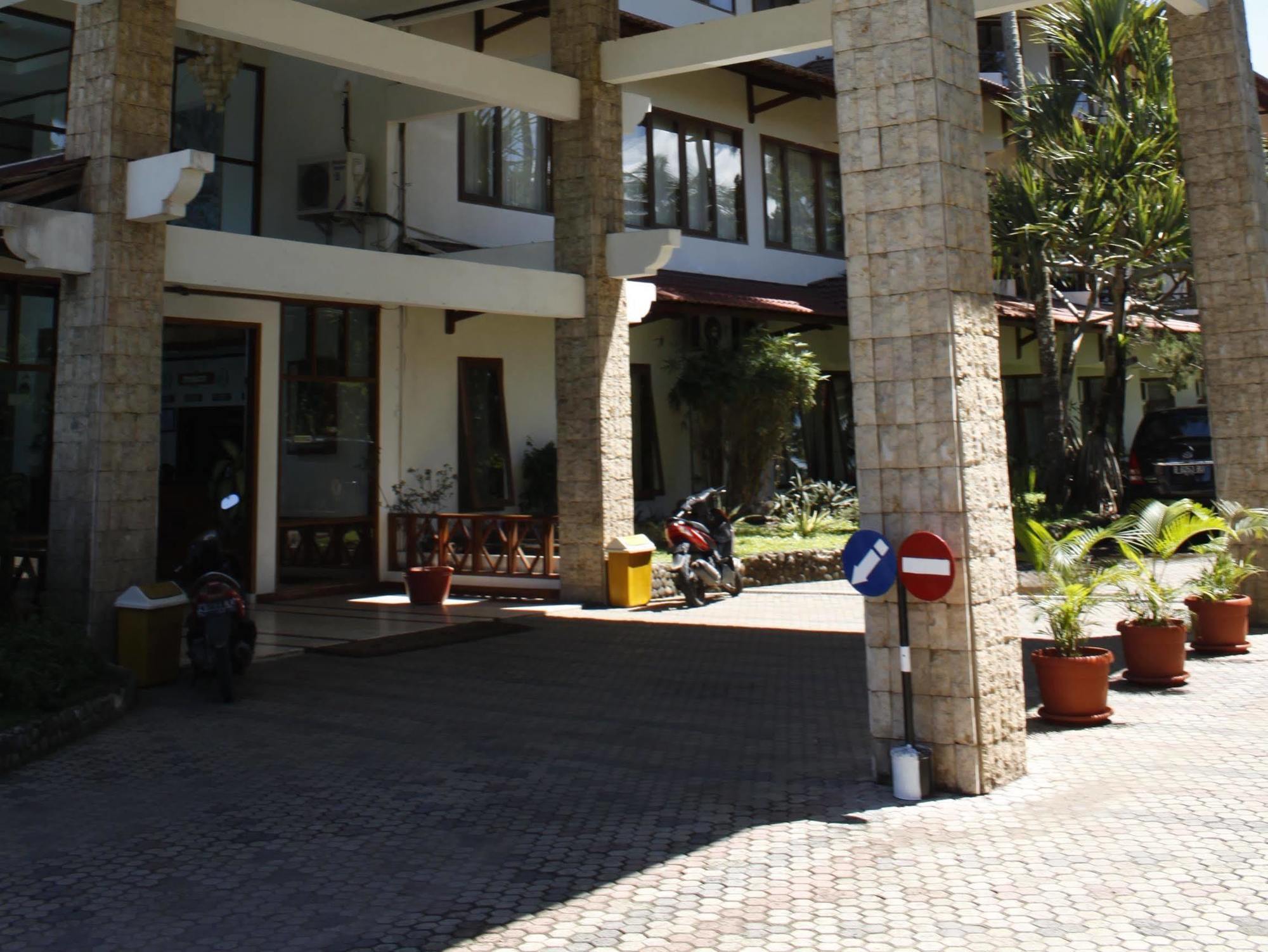 Surya Pesona Beach Hotel Pangandaran Exterior photo